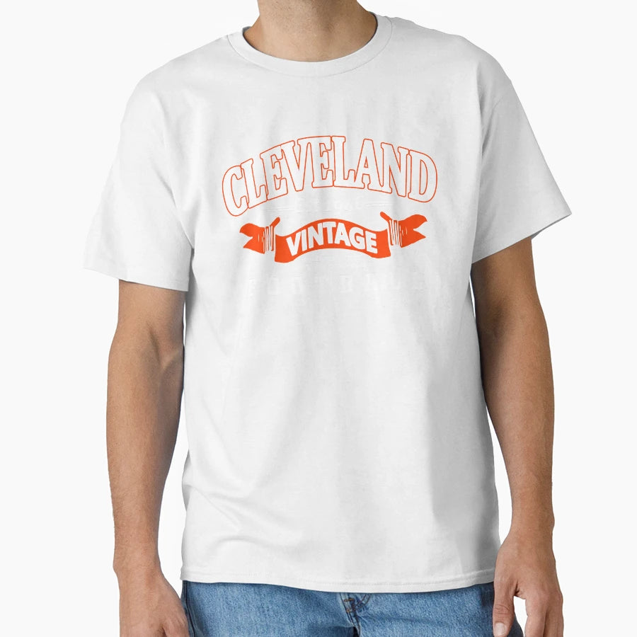 Cleveland Football Fan 1946 T-Shirt - Trendy Graphic Unisex - T-Shirt, Sweatshirt, Hoodie
