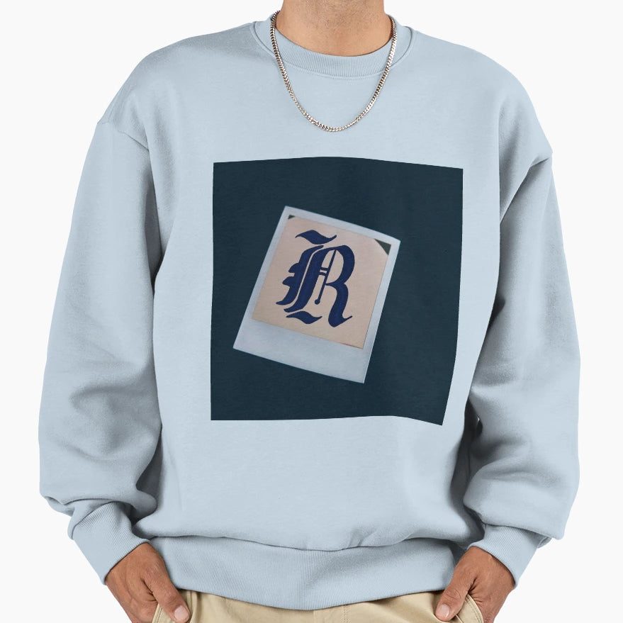 Letter R 2022 Sweatshirt - Trendy Graphic for Adults - T-Shirt, Sweatshirt, Hoodie